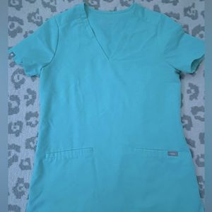 EUC FiGS Casma scrub top in Fresh Aqua, size XS